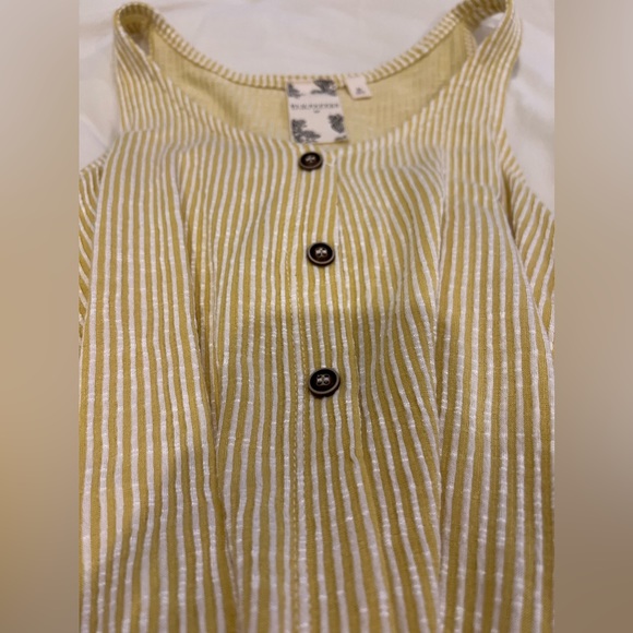 Blu•pepper loose fitting yellow tank - Picture 2 of 3